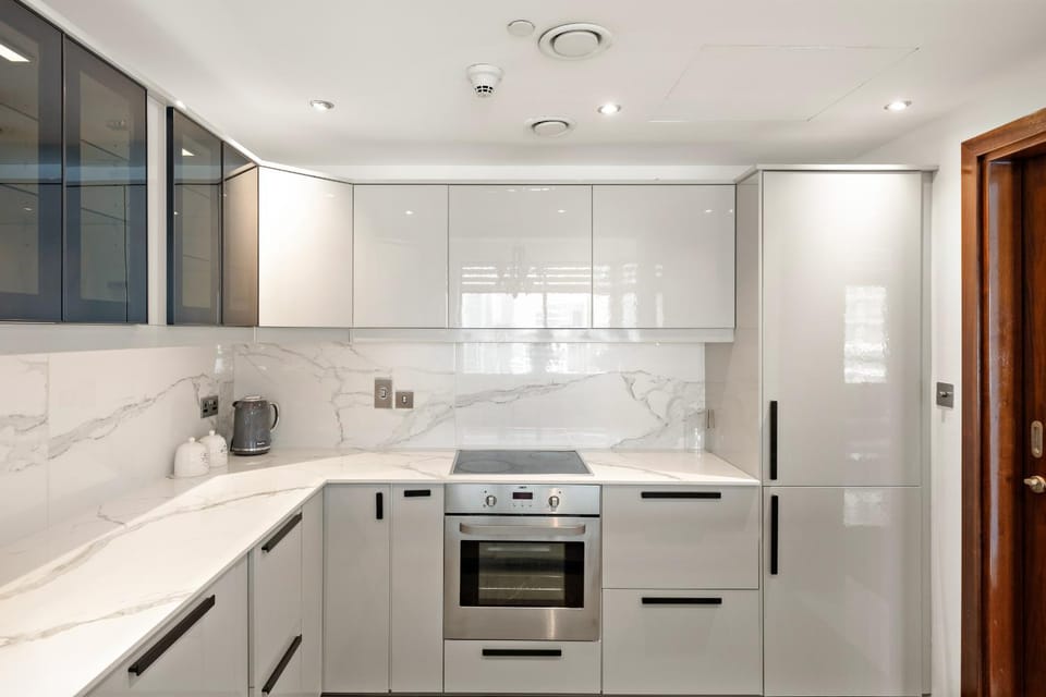 VayK - Luxe 2BR with Stunning Marina Views Apartment in Dubai