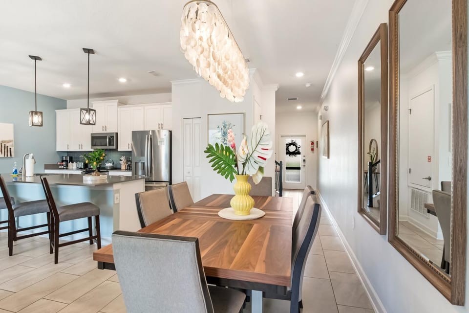 Storey Lake 4 Bedroom Lakeview Private Pool near Disney Universal SeaWorld Free Resort Access House in Kissimmee