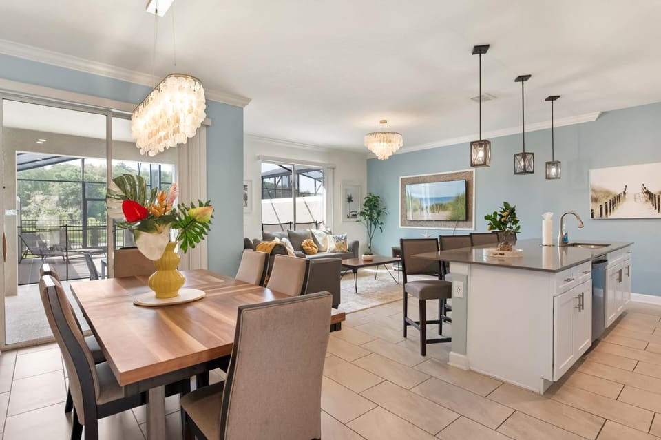 Storey Lake 4 Bedroom Lakeview Private Pool near Disney Universal SeaWorld Free Resort Access House in Kissimmee