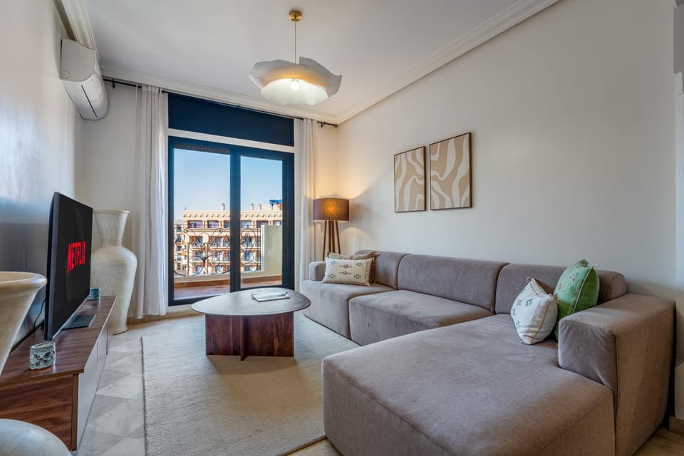 Communal lounge/ TV room, TV and multimedia, Living room, Seating area, Evening entertainment