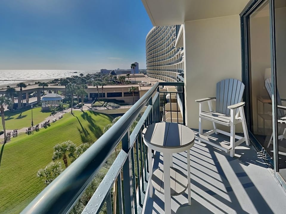Day, Balcony/Terrace, Seating area, Beach, Sea view, furniture