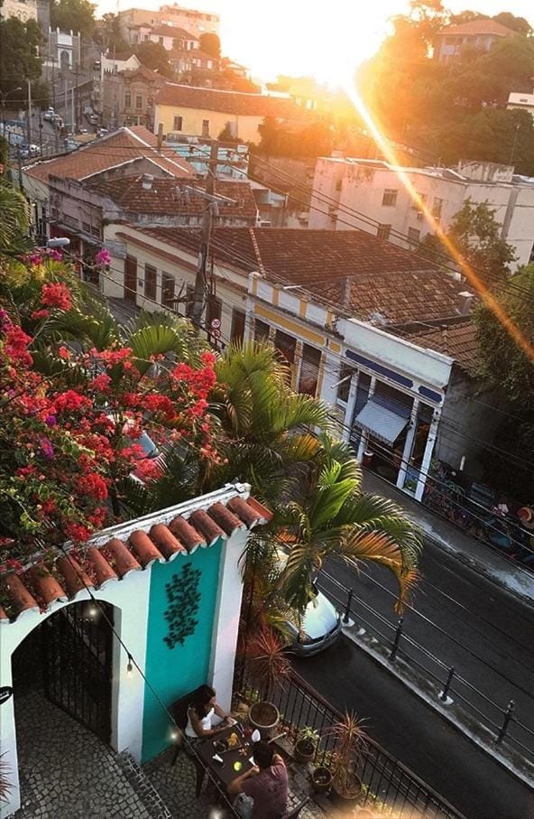 Explorer Bar - Sea Breeze Room Apartment in Santa Teresa