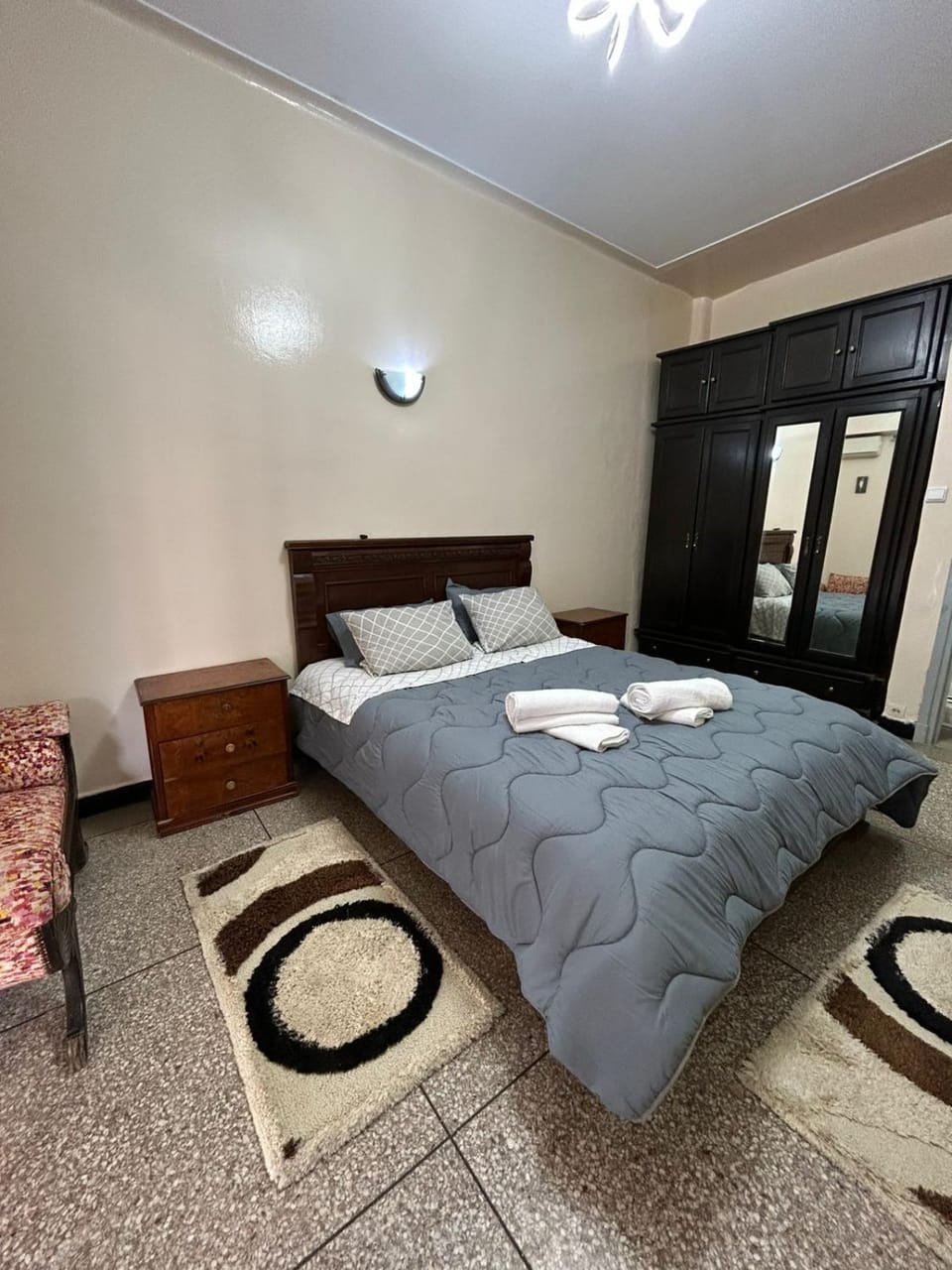 Bed, Photo of the whole room, Bedroom, towels
