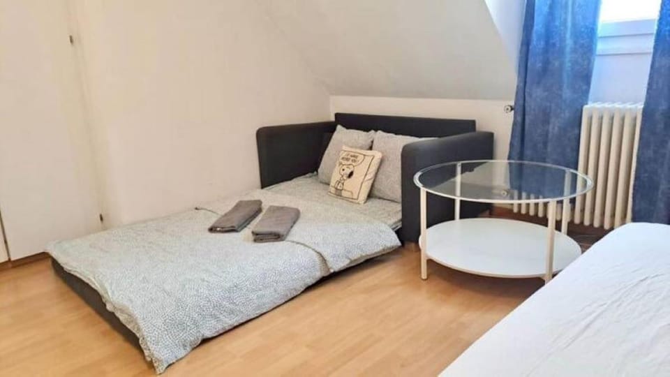 Zurich HB Station Studio, Leon Apartment in Zurich City