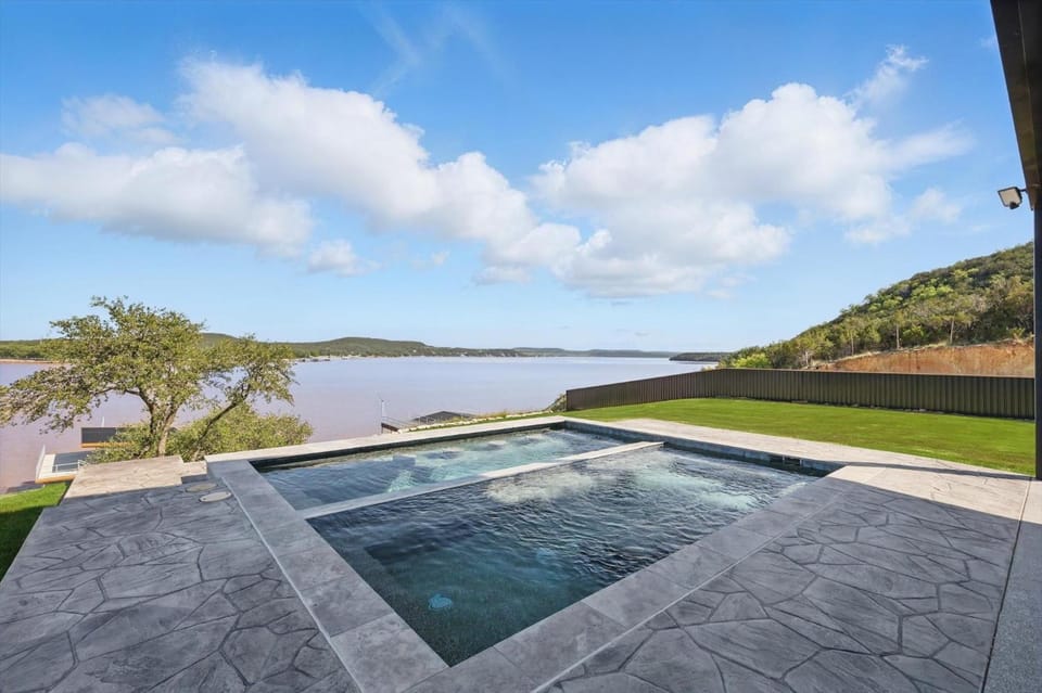 Hot Tub, Swimming pool