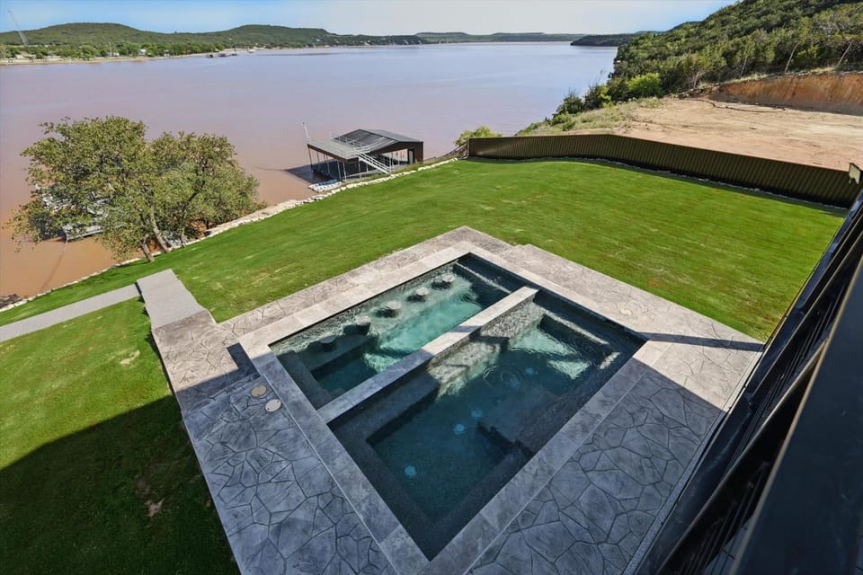 Hot Tub, Balcony/Terrace, Pool view, Swimming pool
