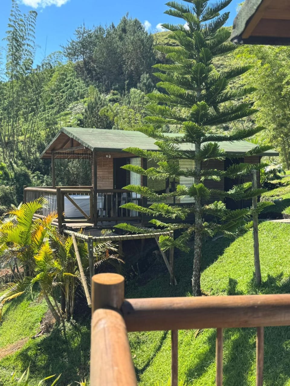 Bosque luna brisa del embalse House in Antioquia