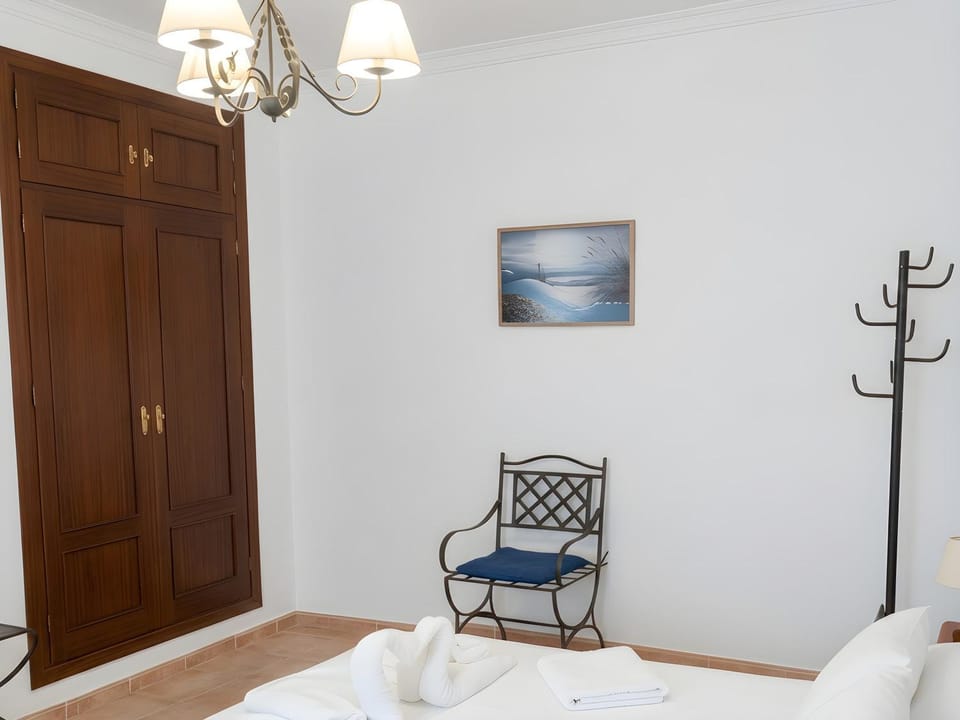 Apartamento en Conil de la Frontera ubicado en en una zona tranquila y muy bien situada para disfrutar del pueblo y de la playa sin necesidad de coche SOLO PARA FAMILIAS Y PAREJAS Apartment in Conil de la Frontera