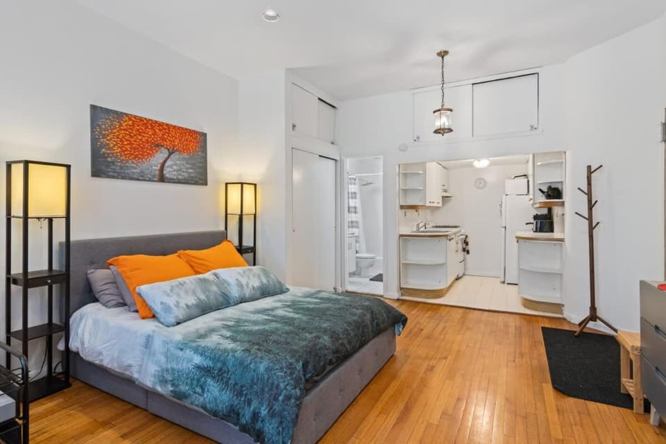 Bed, Photo of the whole room