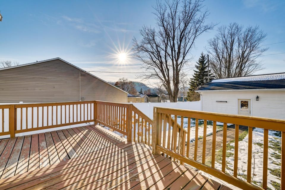 1 Mi to Mississippi River: Hunter & Angler Haven! House in Brownsville