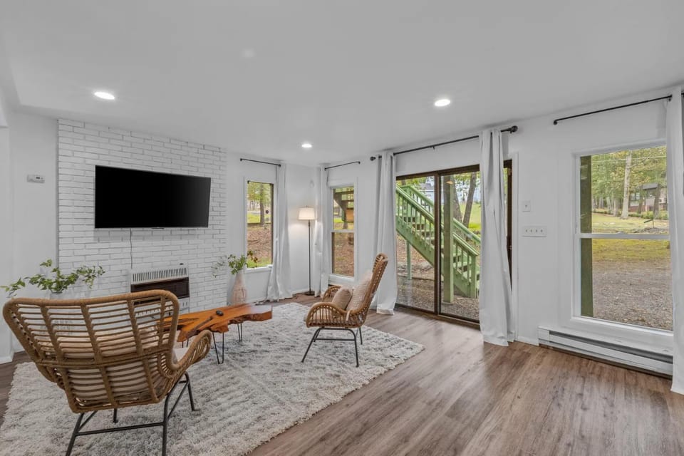 TV and multimedia, Living room, Seating area