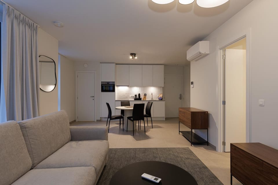 Kitchen or kitchenette, Living room, Seating area, Dining area, air conditioner