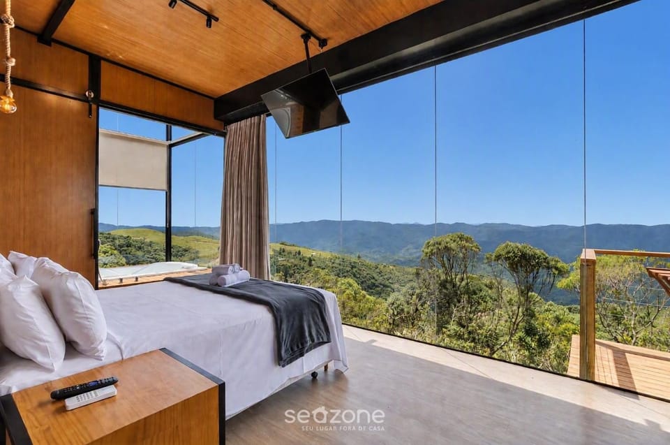 Bed, Balcony/Terrace, Bedroom, Mountain view