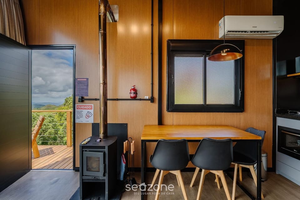 Kitchen or kitchenette, Bedroom