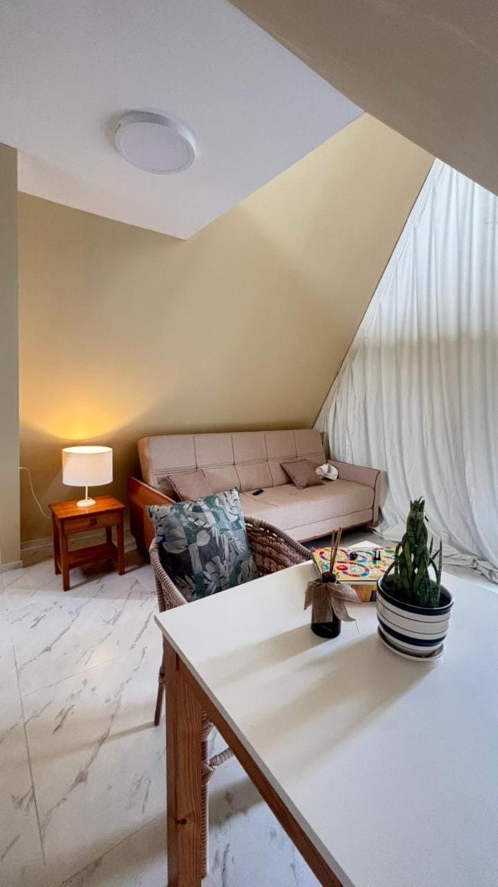 Living room, Photo of the whole room, Seating area, Dining area