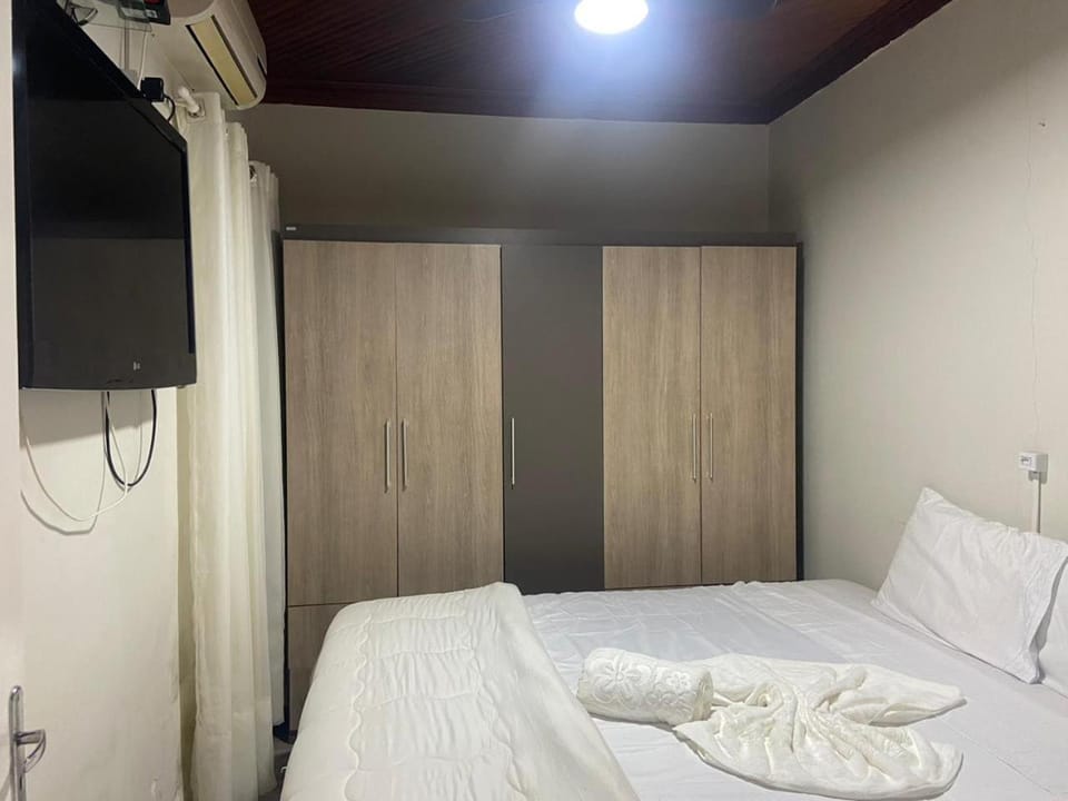 Bed, TV and multimedia, Photo of the whole room, towels, wardrobe, air conditioner