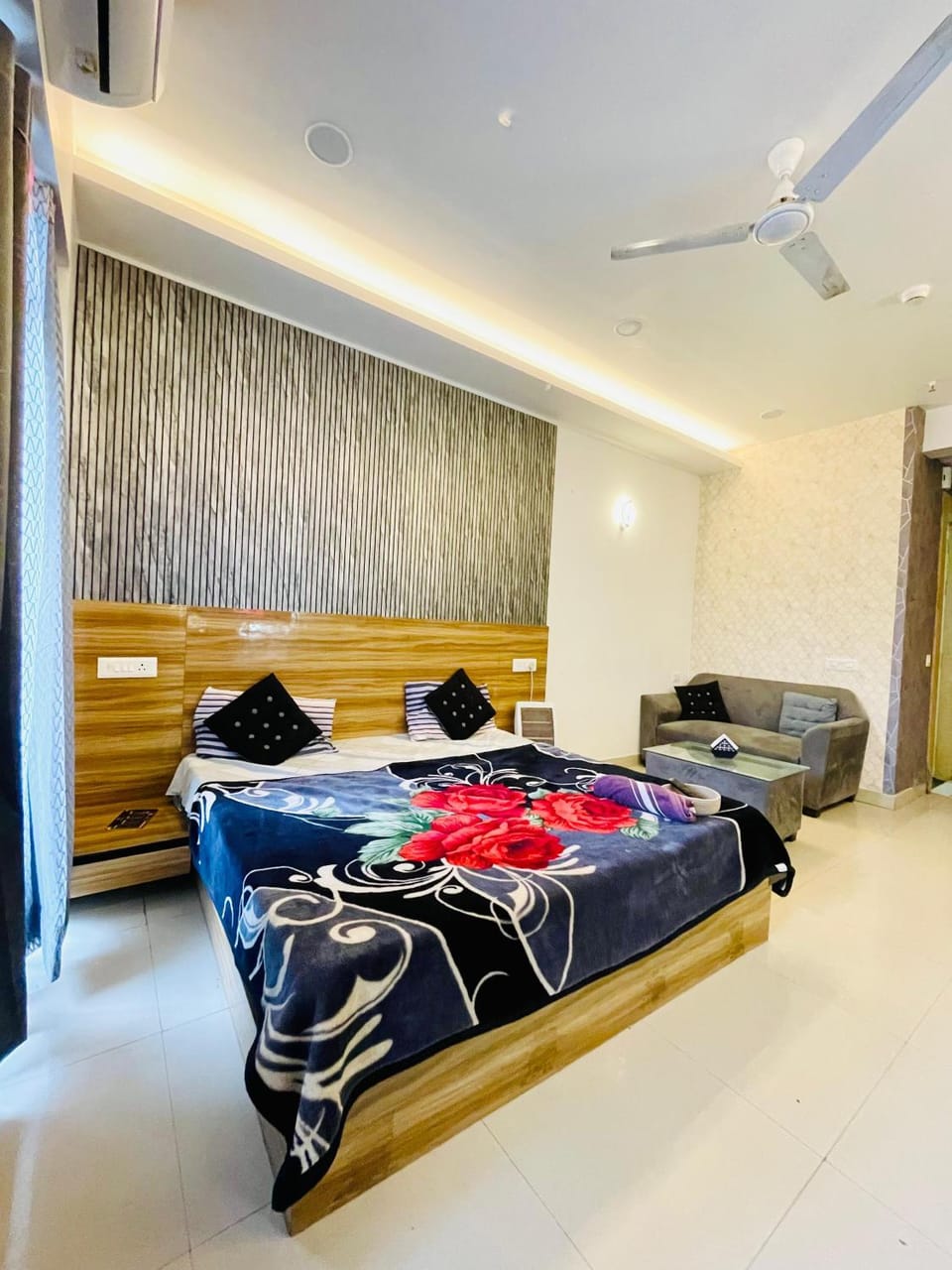 The Bourbon Stays Hotel in Noida
