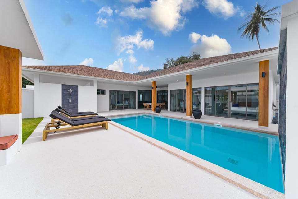 Patio, Pool view, Swimming pool