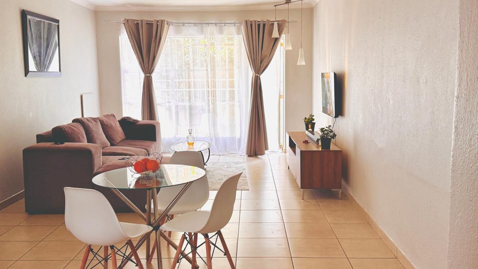H&S luxury Apartment in Roodepoort