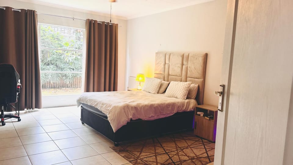 H&S luxury Apartment in Roodepoort