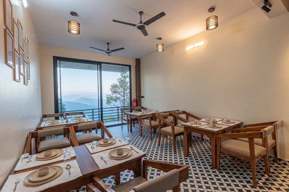 Restaurant/places to eat, Dining area