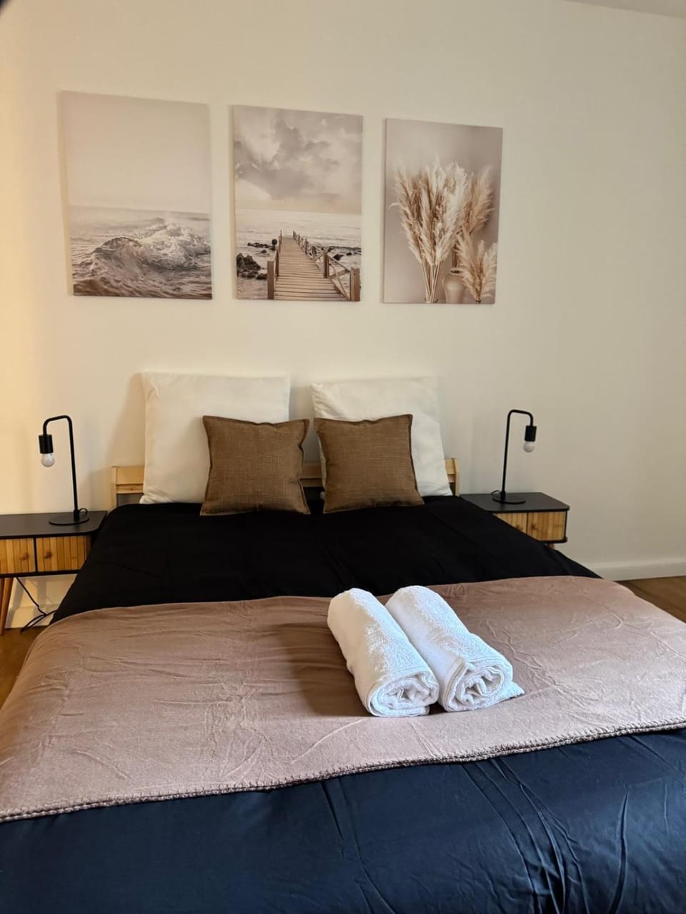 Large apartment for 10 people Saint Fargeau Apartment in Paris