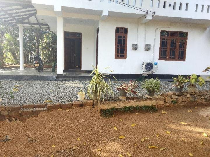 Serenity Grove Villa in Southern Province