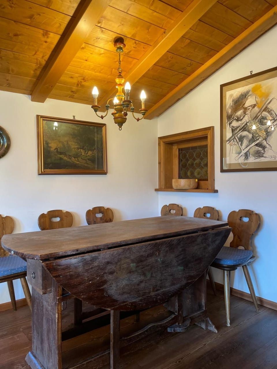 Seating area, Dining area