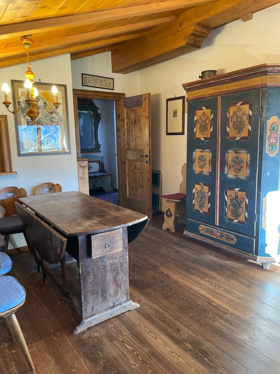 Living room, Dining area