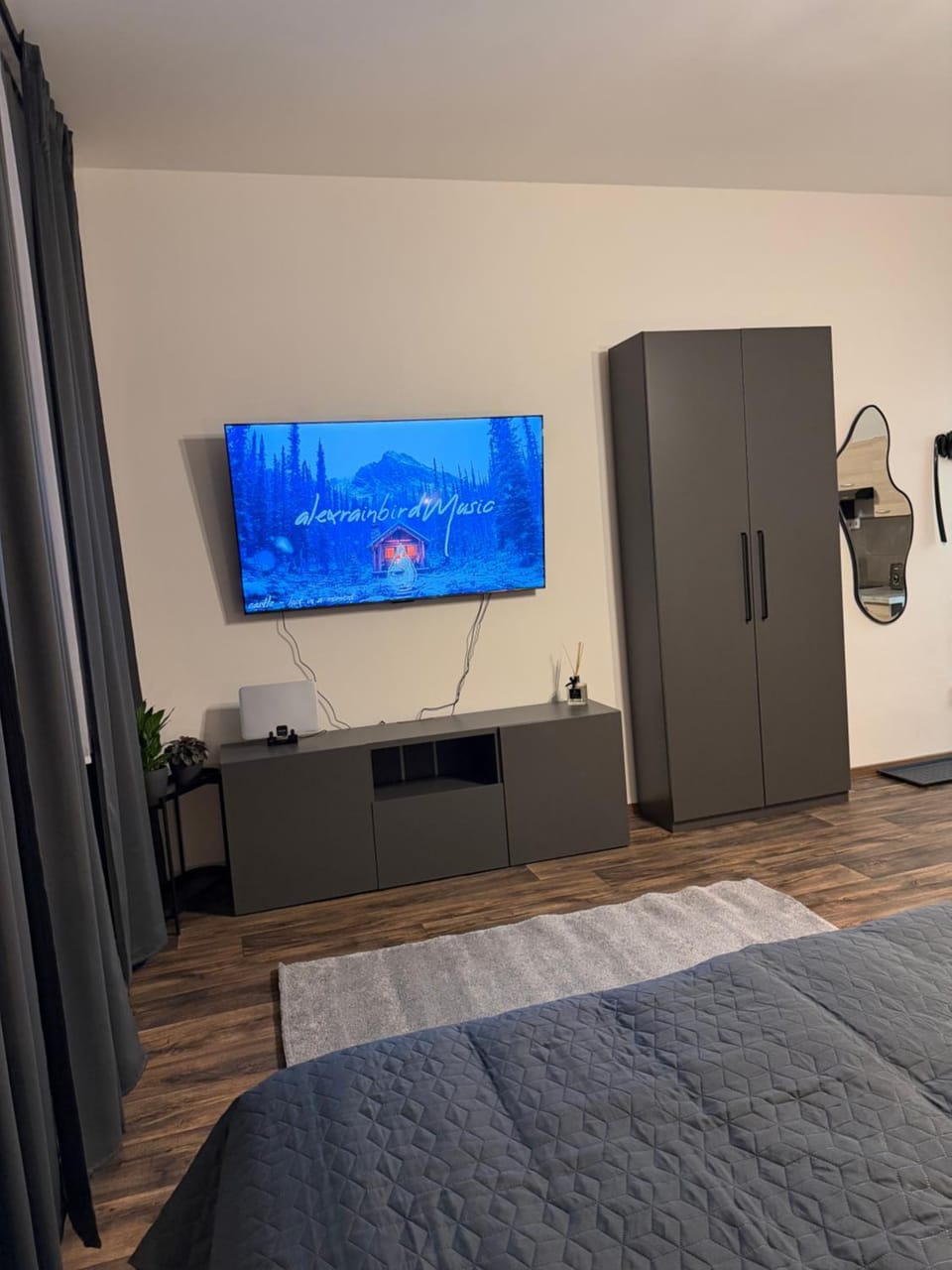 Communal lounge/ TV room, Bed, TV and multimedia, Bedroom, wardrobe