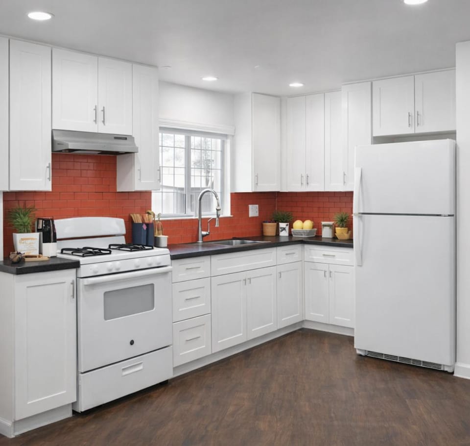 Kitchen or kitchenette, Kitchen or kitchenette