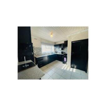 Kitchen or kitchenette, Communal kitchen