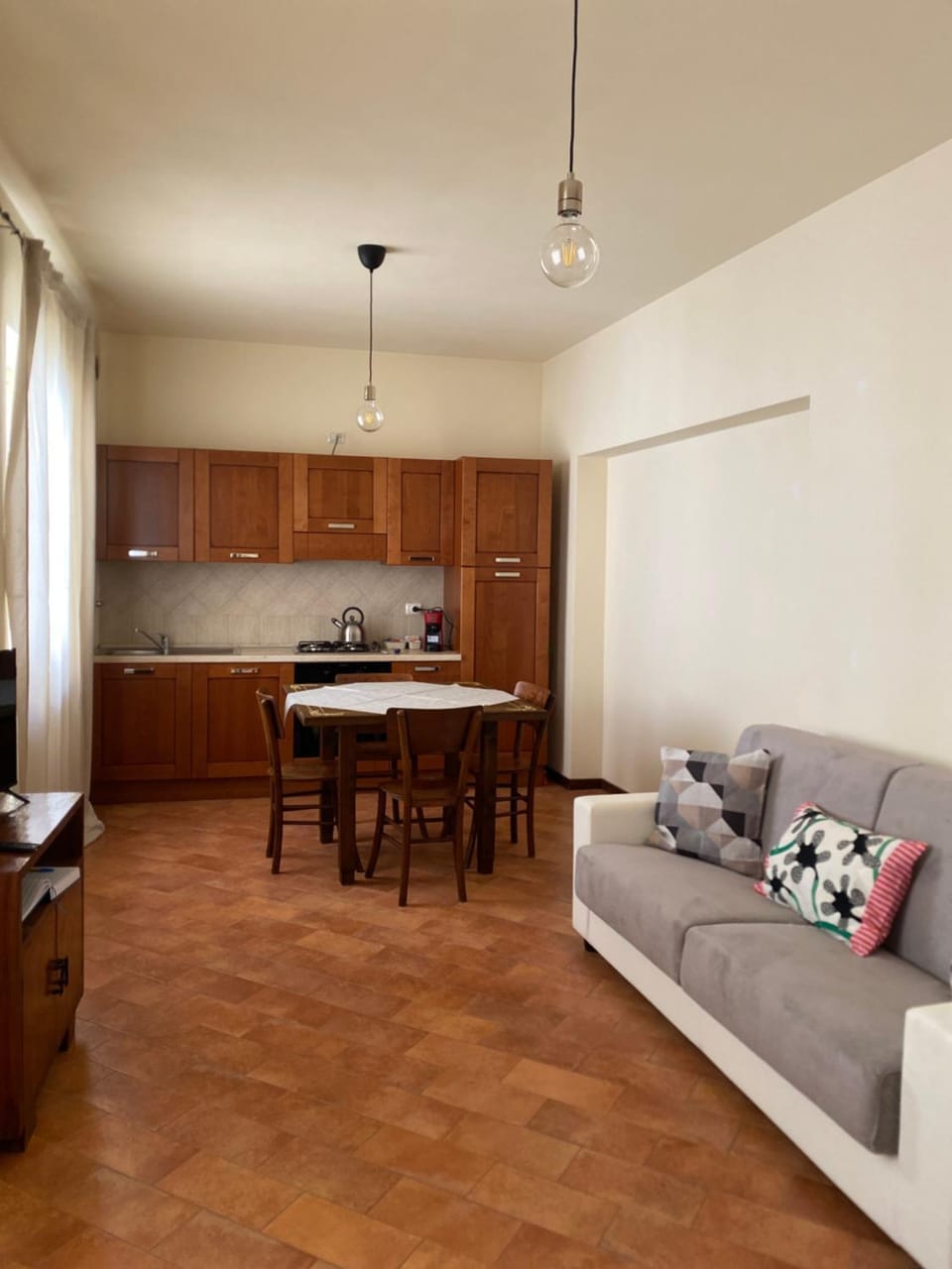 Kitchen or kitchenette, Living room, stove