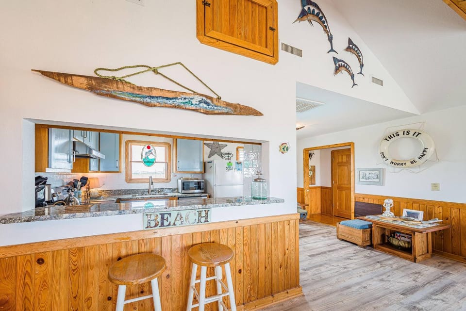 This is it - Nags Head MP 16, Ocean View, 75 Yards to Beach, Elevator, Wheelchair Friendly, Flex Stays House in Whalebone