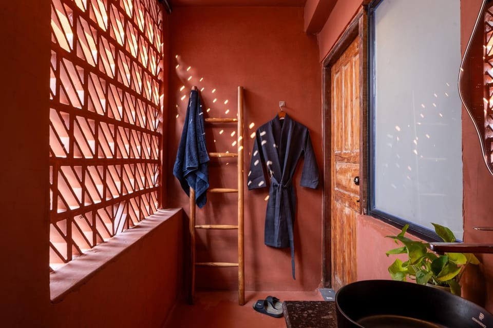 Bathroom, towels