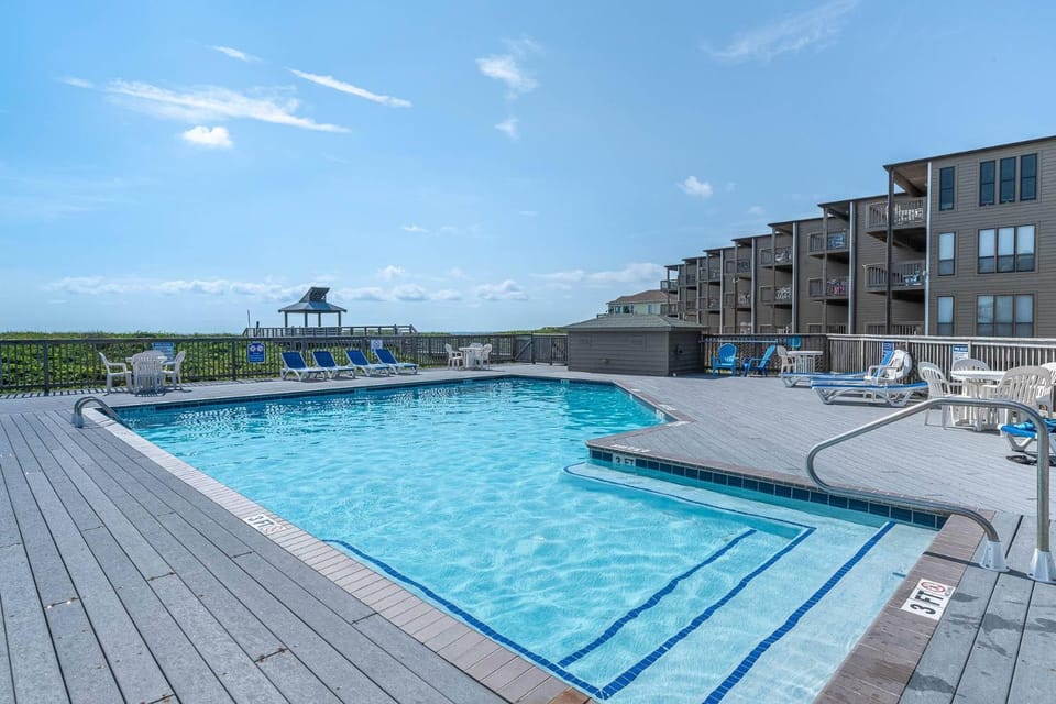 Top Side - Duck, Colony by the Sea, Ocean Views, Community Pool, Tennis, Pets OK, Flex Stays House in Duck