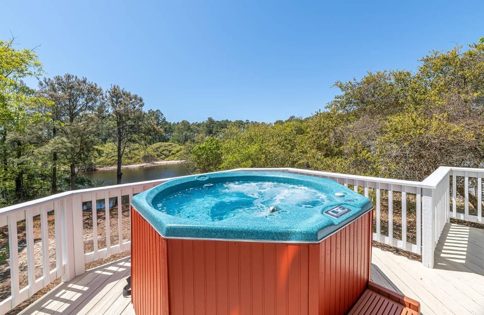 Tranquility - Pine Island, Lake View, Pets OK, Hot Tub, 2 Community Pools/Tennis/Playground House in Corolla