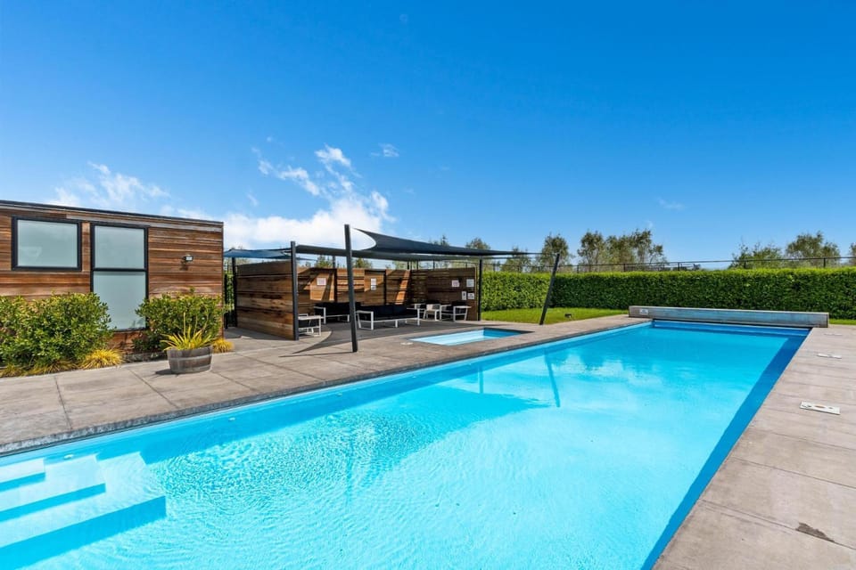 La Burgundy - Martinborough House in Martinborough