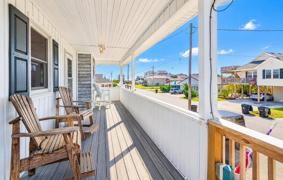 Turtle-ly Beachin' - KDH MP 6, Ocean View, Beach 165 Yds, Sound Access, Year Round Flex Stays House in Kill Devil Hills