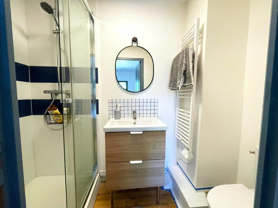 Shower, Toilet, Bathroom