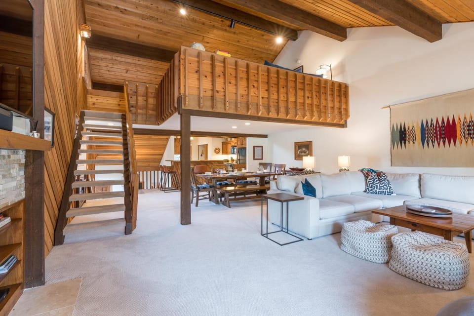 Living room, Seating area, furniture