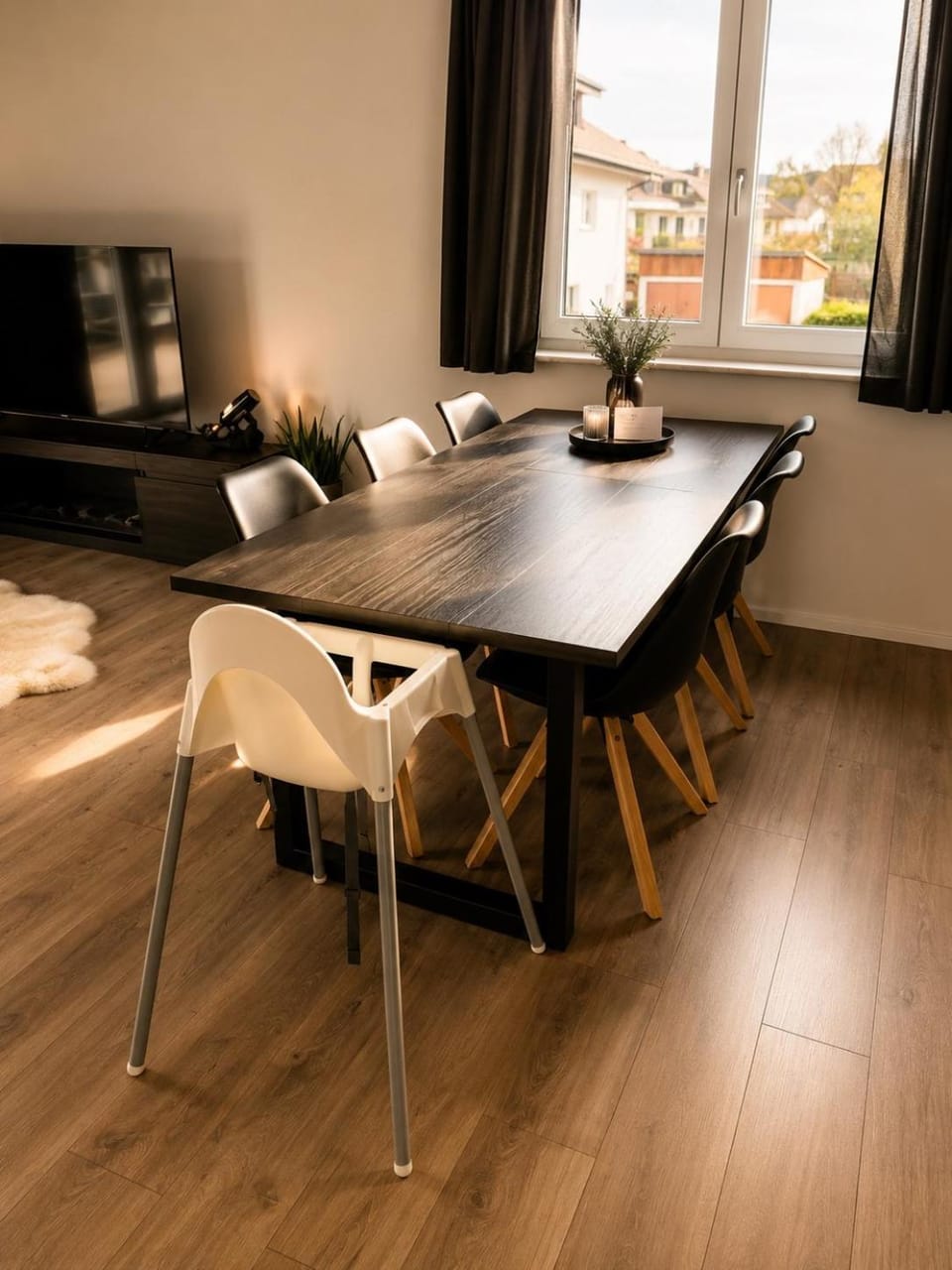 Living room, Seating area, Dining area