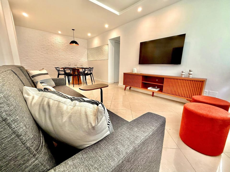 3 quartos, recepção 24h e garagem - Leblon Apartment in Rio de Janeiro