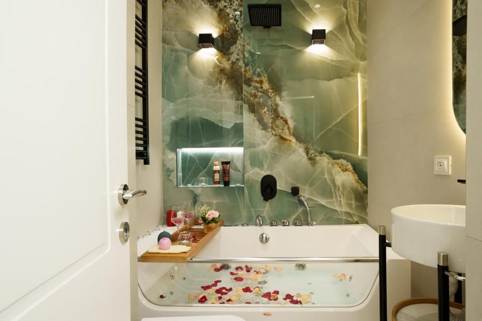 Luxury Lake View Apartment Private Jacuzzi Apartment in Tirana