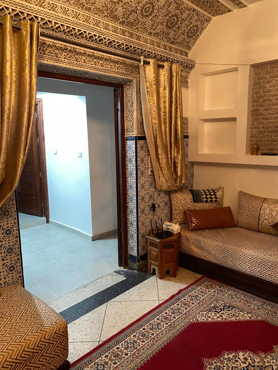 Living room, Photo of the whole room