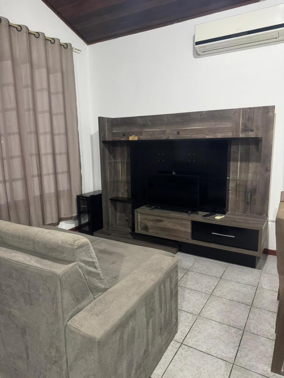 Recanto Casa Amarela Bed and Breakfast in Florianopolis