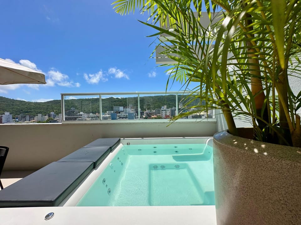 Cobertura finamente mobiliada com jacuzzi Apartment in Porto Belo