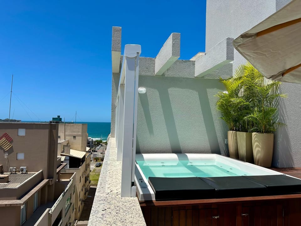 Cobertura finamente mobiliada com jacuzzi Apartment in Porto Belo