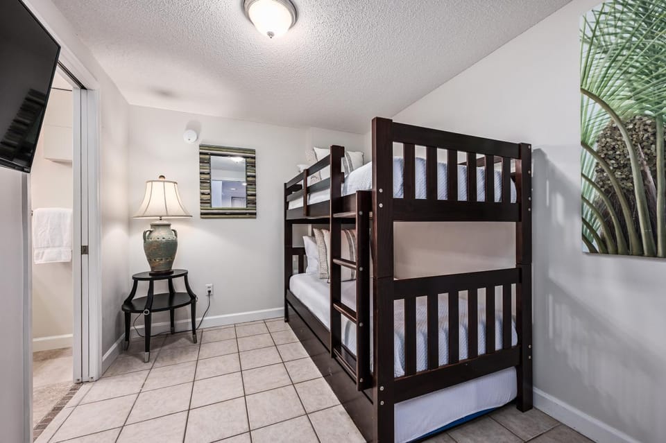 The Inn At Crystal Beach #505 House in Destin