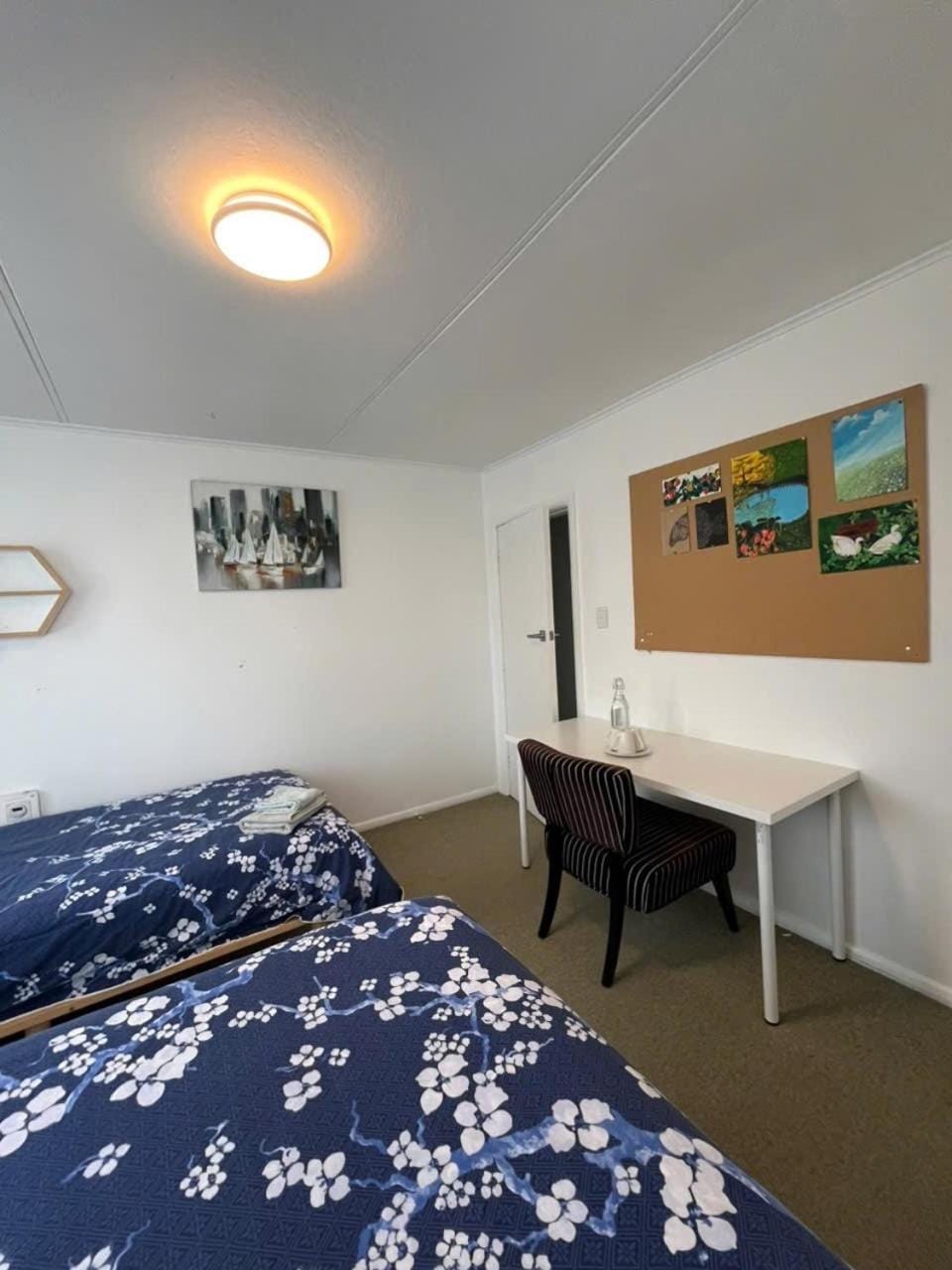 Bed, Bedroom, internet, wardrobe